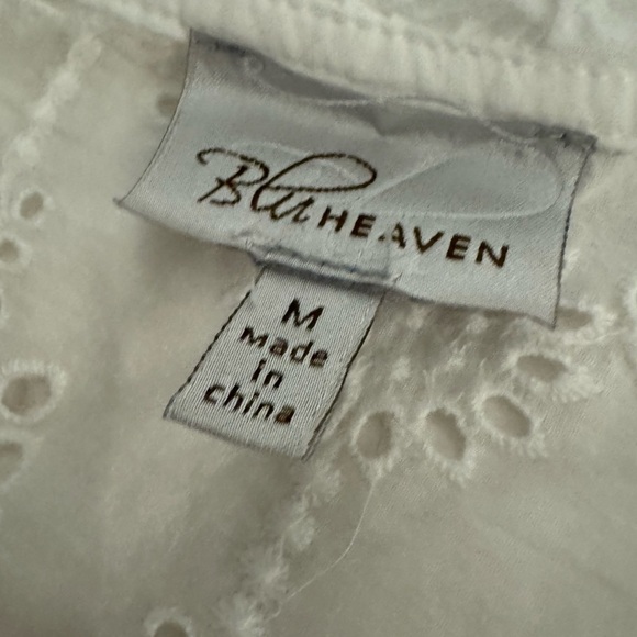 Bluheaven 100% cotton white flowy dress. V neck, eyelet trim Size Medium - Picture 7 of 11